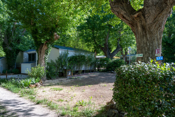 Terrain de camping municipal au bord du lac de Besse sur Issole