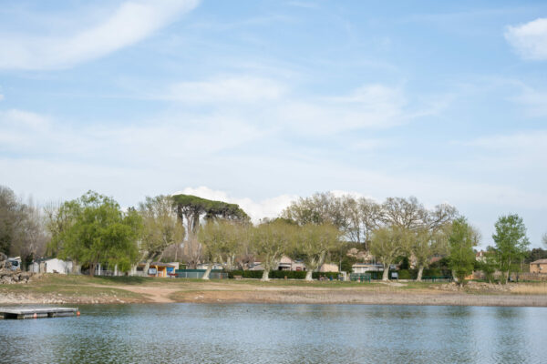 camping municipal au bord du lac de Besse sur Issole